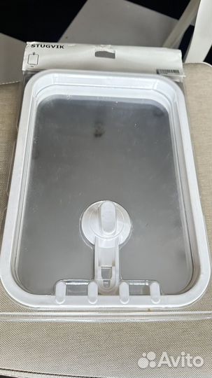 Зеркало с крючками, на присоске, белое