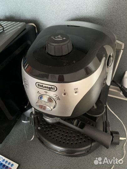 Кофеварка рожковая De'Longhi EC 221, черная
