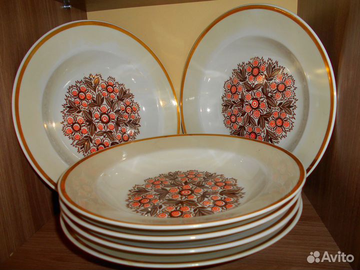 Набор тарелок