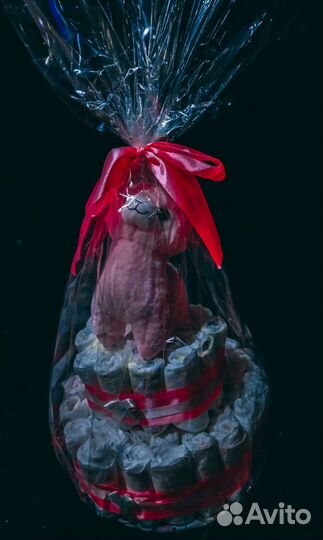 Подарок на выписку Торт из памперсов подгузников