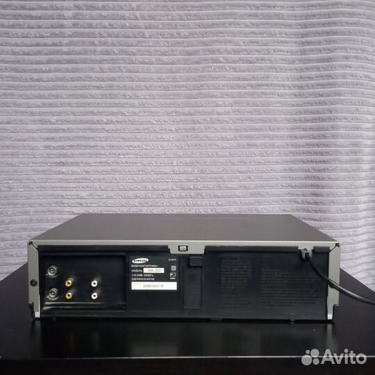 Видеомагнитофон (видеоплеер) VHS Samsung SVR-253