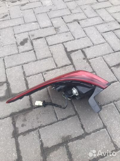 Задний правый фонарь на mitsubishi outlander 3