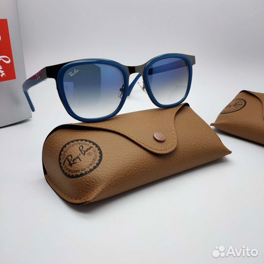 Солнцезащитные очки Ray-Ban Clyde RB3709
