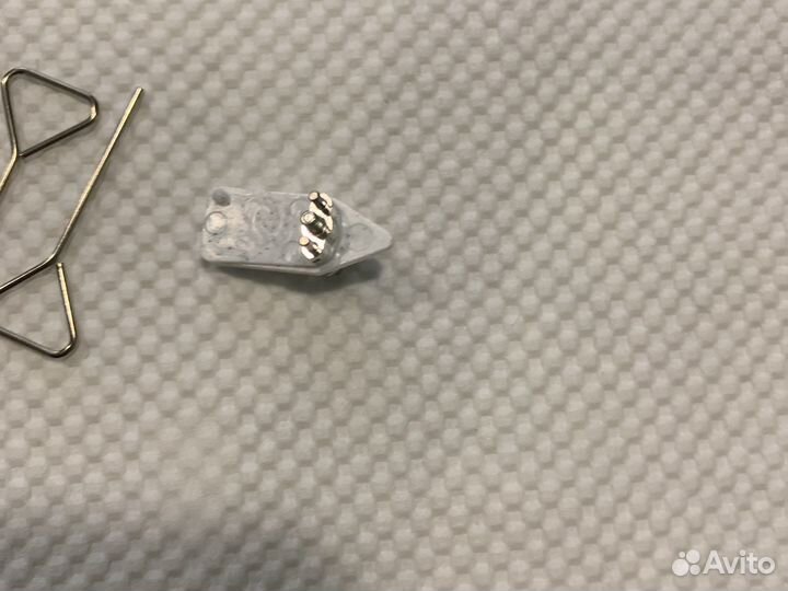 Винт в зубную пластинку