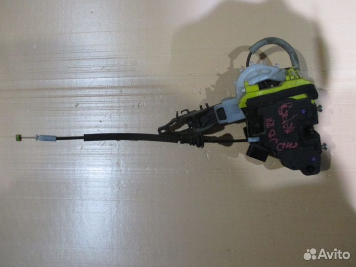 81320A2110 передний правый замок на сид с 12 года