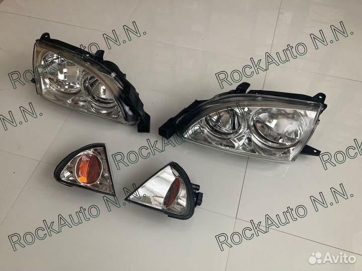 Фара (комплект) Toyota Avensis T220 (2000-2002)