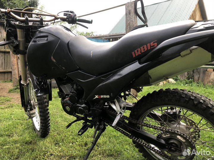 Продам мотоцикл,требует ремонта,замена поршневой