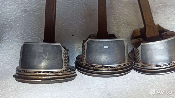 Поршень шатун Mazda L3-VE