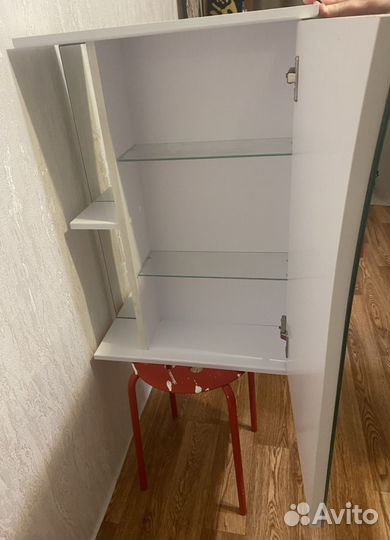 Шкаф-зеркало волна