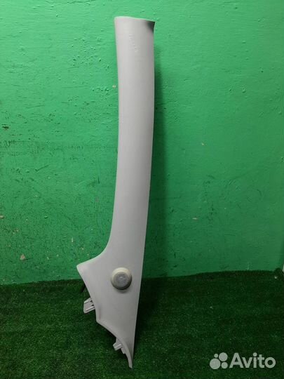 Обшивка левой стойки Toyota Aygo B10 2009