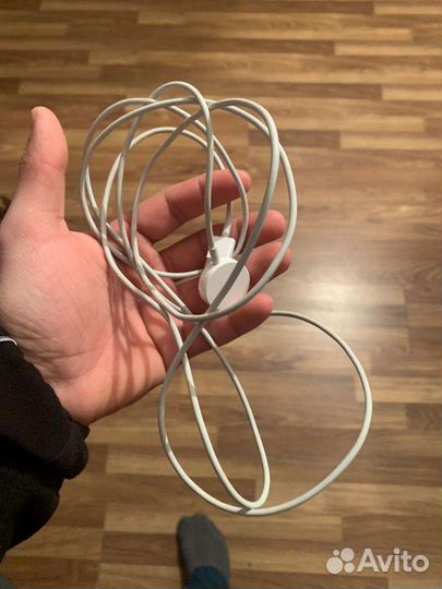 Зарядное на iPhone