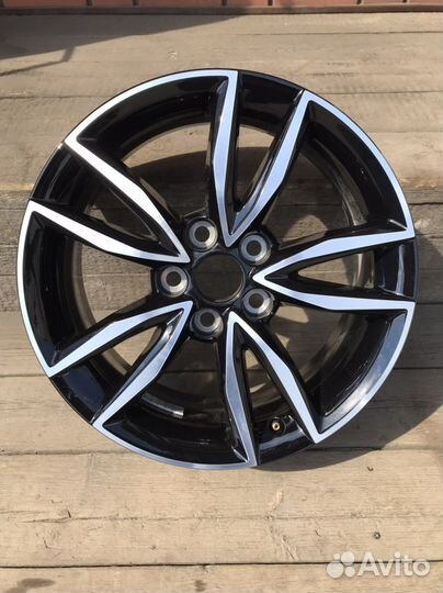 Оригинальный диск R17 Toyota Camry