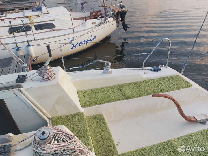 Парусная яхта