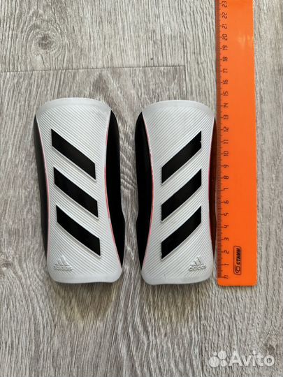 Щитки футбольные Adidas Tiro League