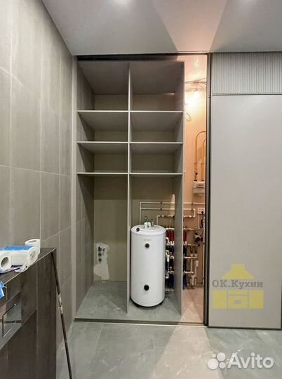 Зеркальный шкаф