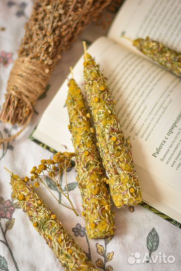 Свечи из пчелиного воска с травами