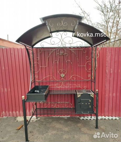 Мангал с крышей