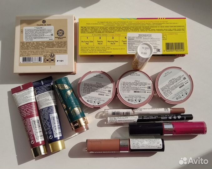 Набор косметики пакетом Yves Rocher