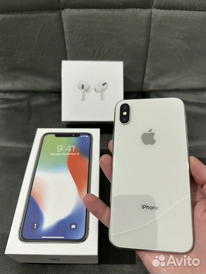 iPhone X, 64 ГБ