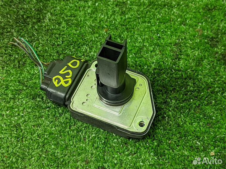 Датчик расхода воздуха Toyota Land Cruiser UZJ100