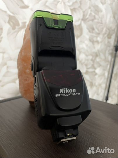 Вспышка Nikon SB 700