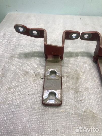 Петля двери багажника Bmw X5 E70 N62N (4000CC