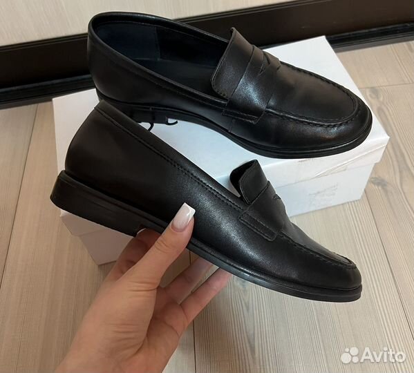 Лоферы женские