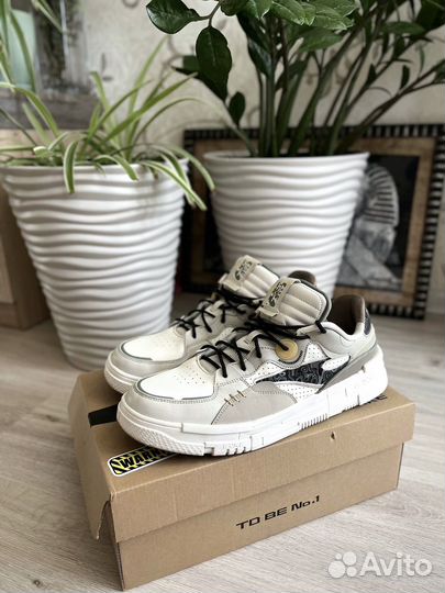 Erke M.Skateboard кроссовки-кеды (белые/бежевые)