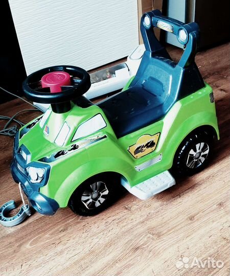 Машинка каталка толокар