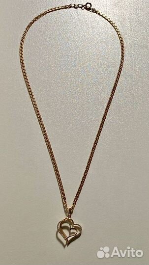 Золотая цепочка с кулоном