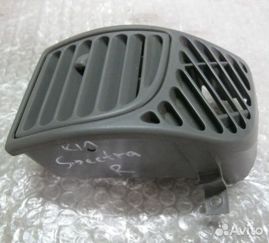 Дефлектор воздушный правый Kia Spectra