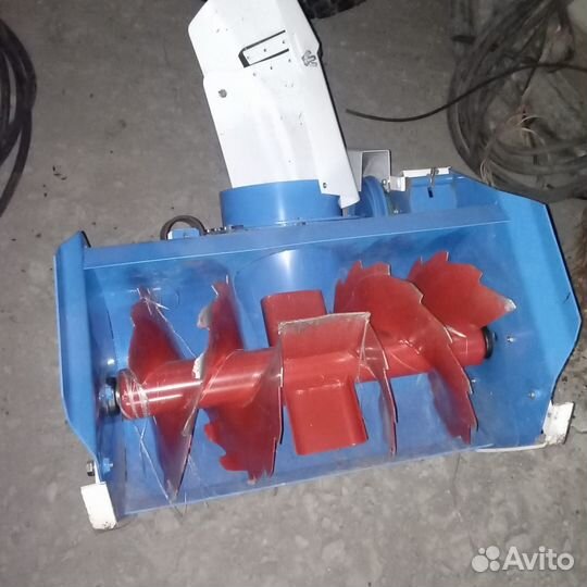 Снегоуборщик и насадка на мотоблок