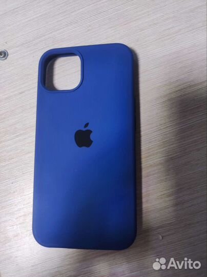 Чехол на iPhone 12