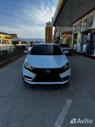 Капот на LADA весту