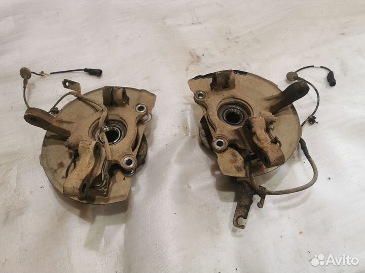 Поворотный кулак, ступица Mitsubishi Outlander 3