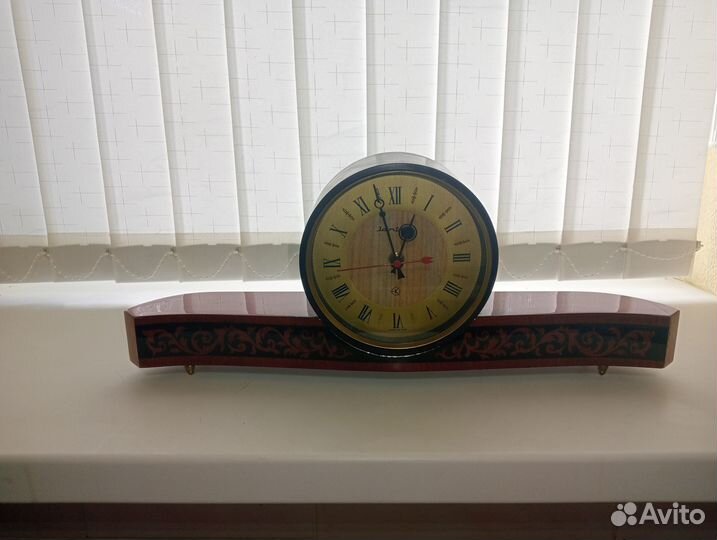 Часы настольные янтарь СССР