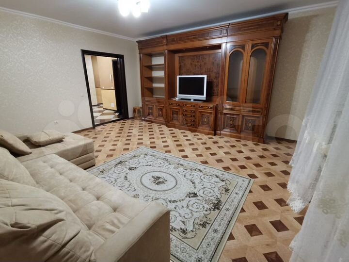 4-к. квартира, 136 м², 2/10 эт.