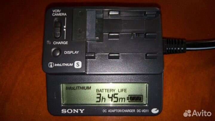 Автомобильное зарядное устройство Sony DC-VQ11