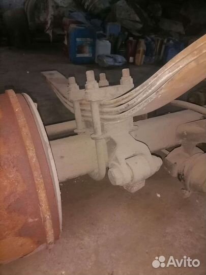 Ось для прицепа с тормозами