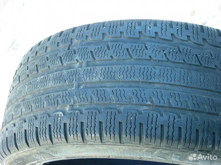Kumho I'Zen KW27 245/45 R18 100V