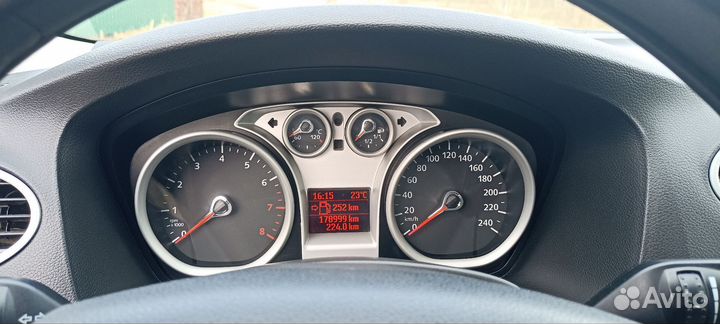 Ford Focus 1.6 МТ, 2010, 180 000 км