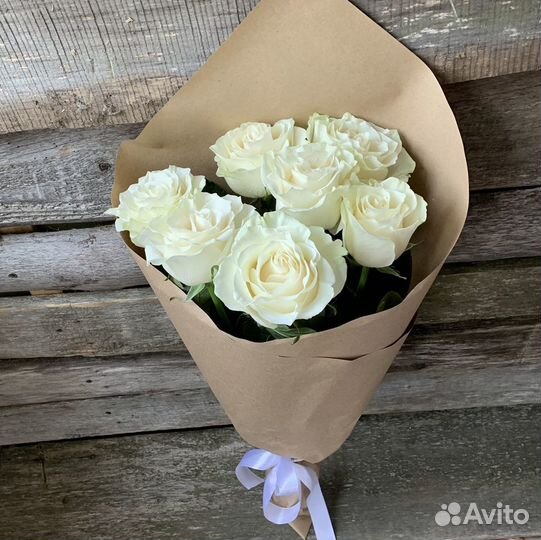 Букет из 7 роз в крафте. Доставка цветов Вологда