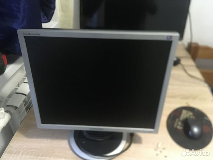 Монитор Samsung Syncmaster 940N
