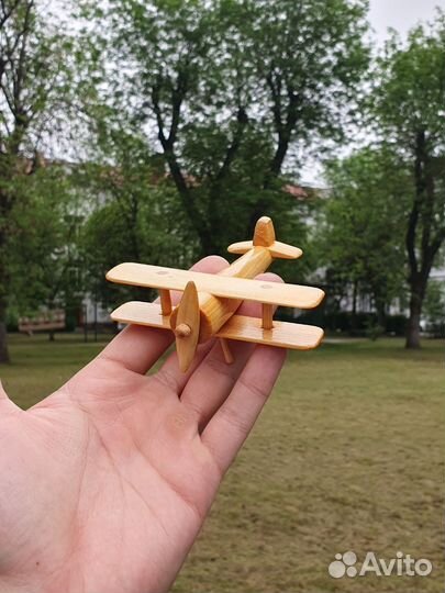 Самолётик из дерева