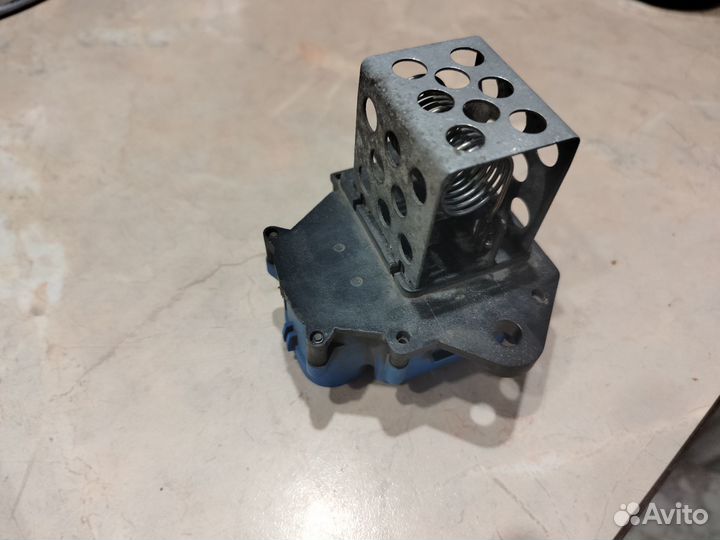 Блок упр-я вент охл-я citroen c4 2поколения