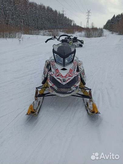 Bombardier SKI-DOO summit FR 154 800R etec