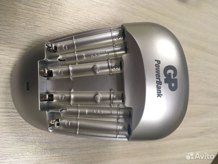 Зарядное устройство GP для аккум. батарей аа и ааа