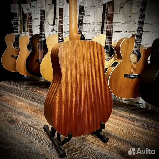 Акустическая гитара LAG GLA T70D