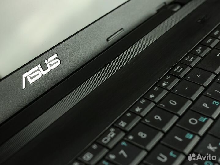 Ноутбук Asus 17,3 дюйма, 8Гб, SSD 256Гб