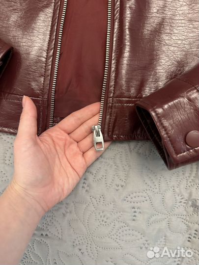 Кожаная куртка трендовая